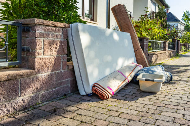 Best Construction Debris Removal  in Farmington, IL